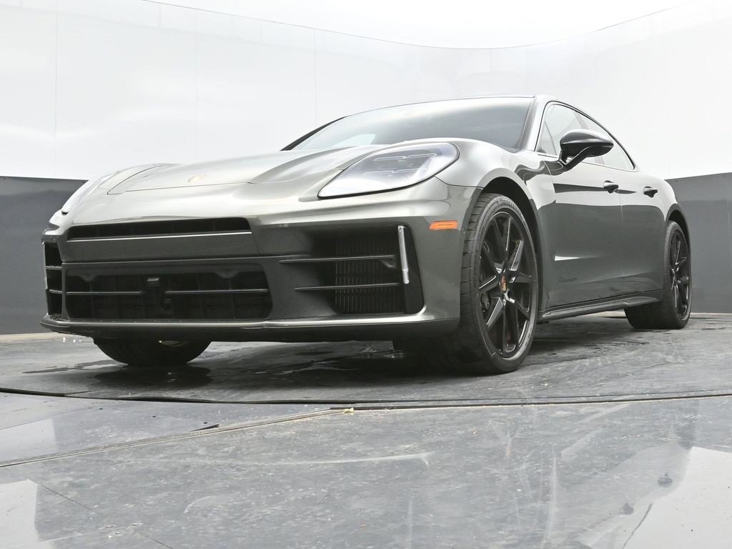 New 2025 Porsche Panamera image 32