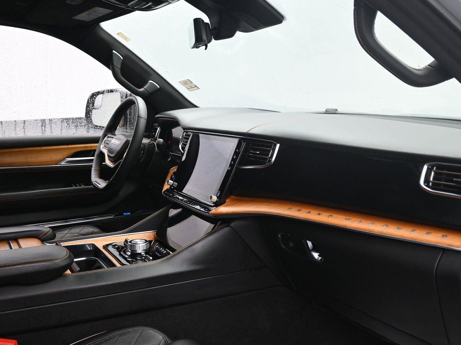 Used 2024 Jeep Grand Wagoneer Series III image 12