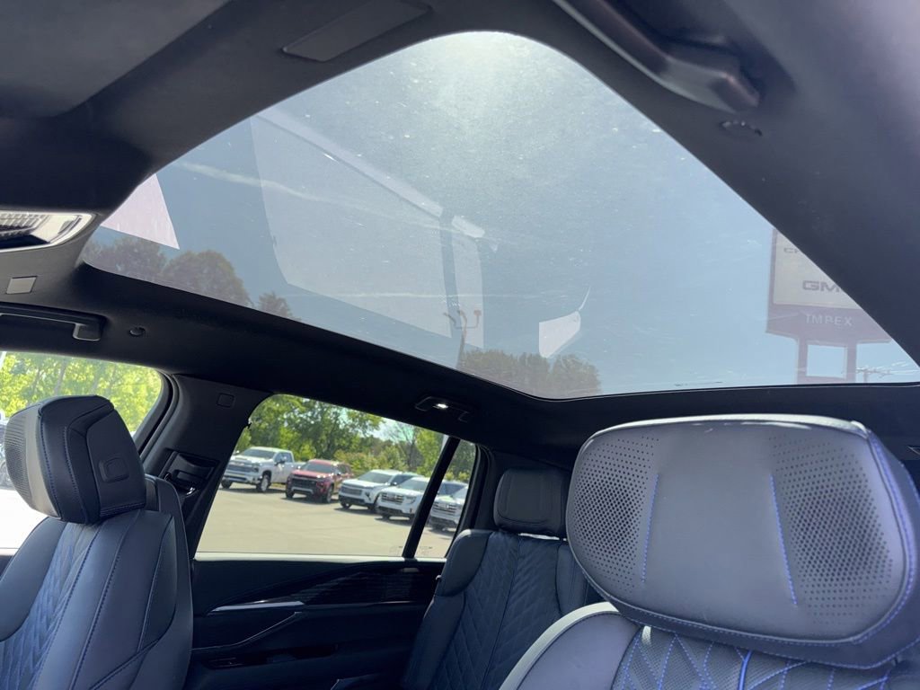 Used 2025 Cadillac Escalade IQ Luxury 1 w/ Smart Trailering package AWD/4WD image 11