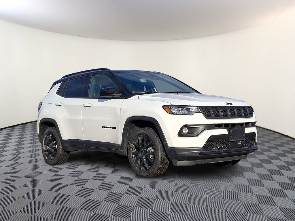 Used 2023 Jeep Compass Altitude w/ Sun and Sound Group image 1
