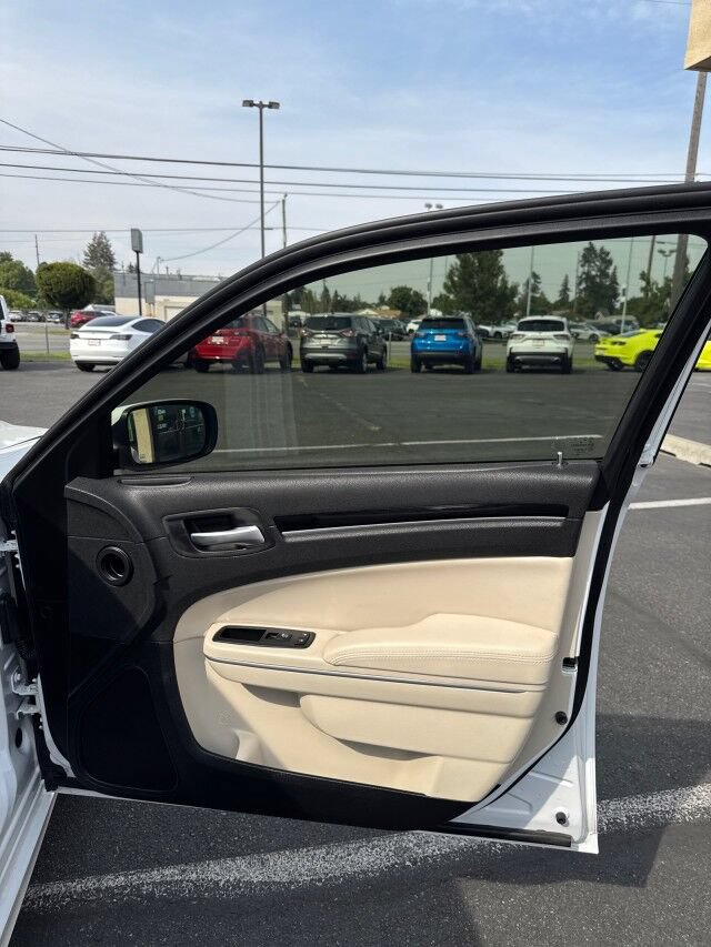 Used 2023 Chrysler 300 Touring L AWD/4WD image 16
