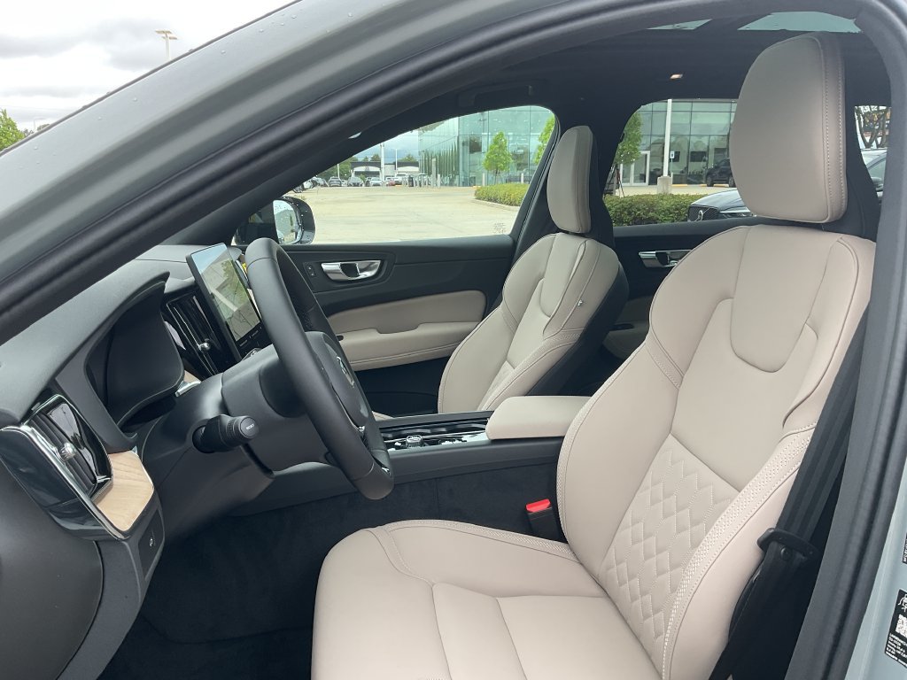 New 2027 Volvo XC60 B5 Core AWD/4WD image 12