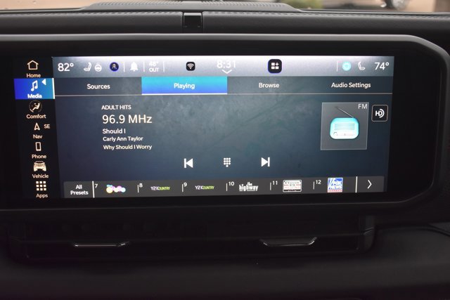 Used 2025 Jeep Gladiator Rubicon w/ Safety Group image 23