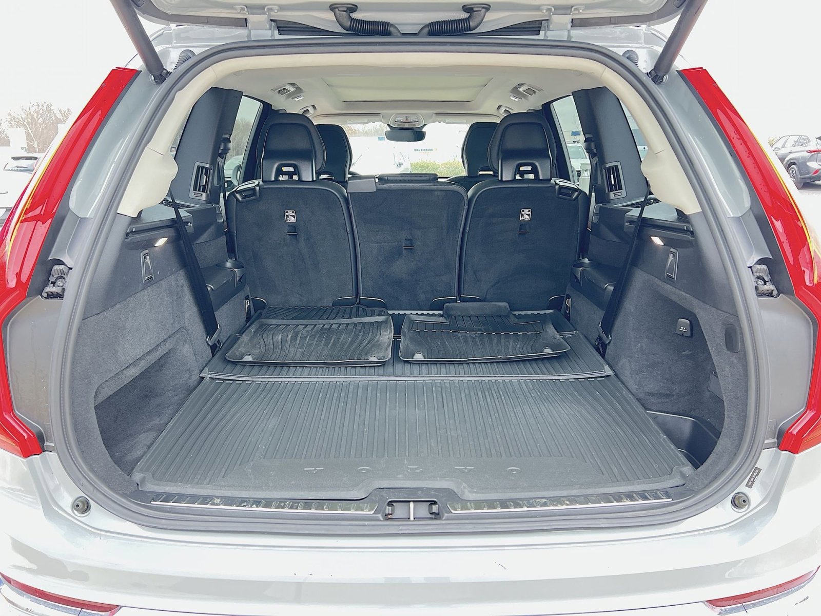 Used 2024 Volvo XC90 B5 Plus w/ Protection Package image 27