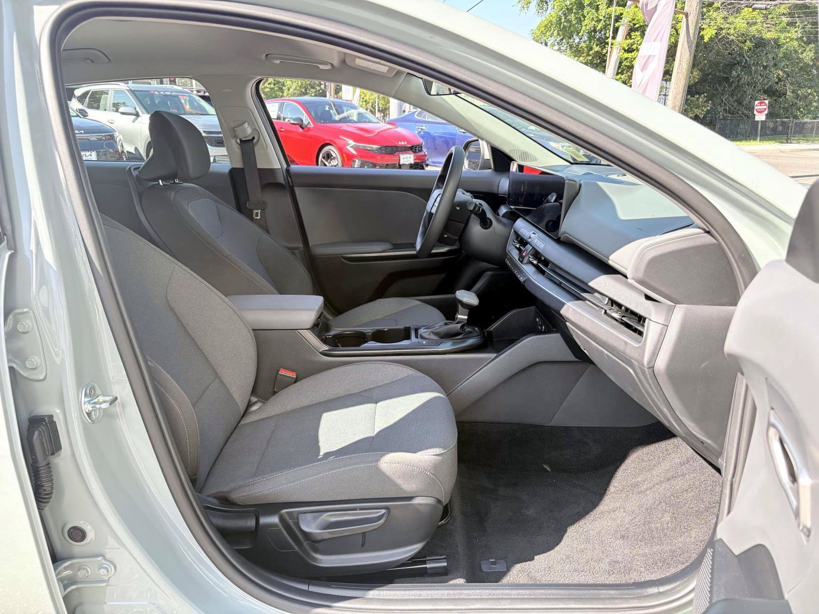 Certified 2025 Kia K4 FWD image 23