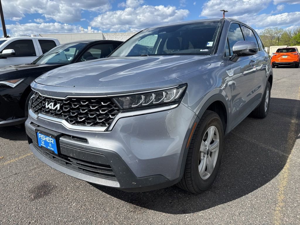 Used 2022 Kia Sorento LX image 4