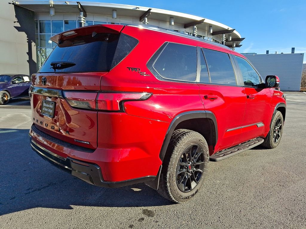 Used 2025 Toyota Sequoia Platinum image 10