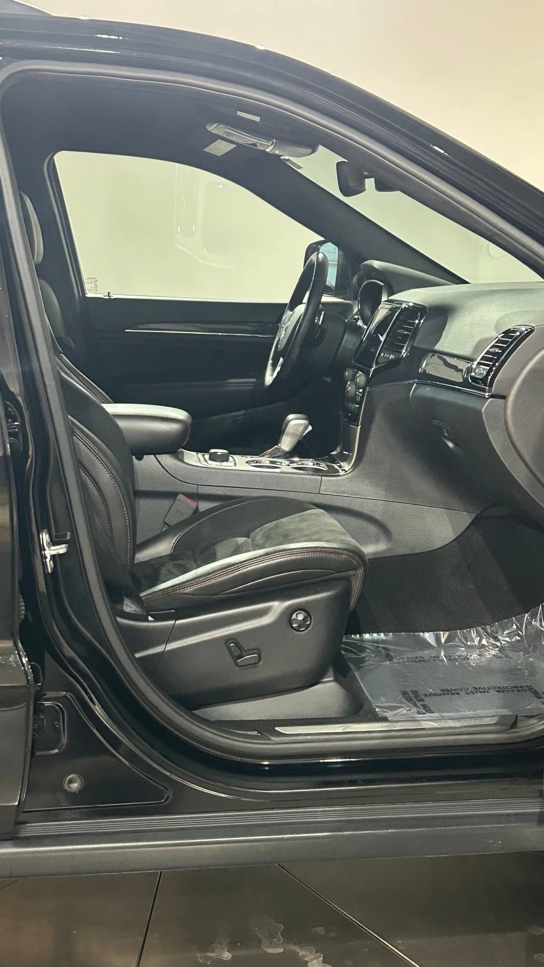 Used 2019 Jeep Grand Cherokee Trailhawk AWD/4WD image 51
