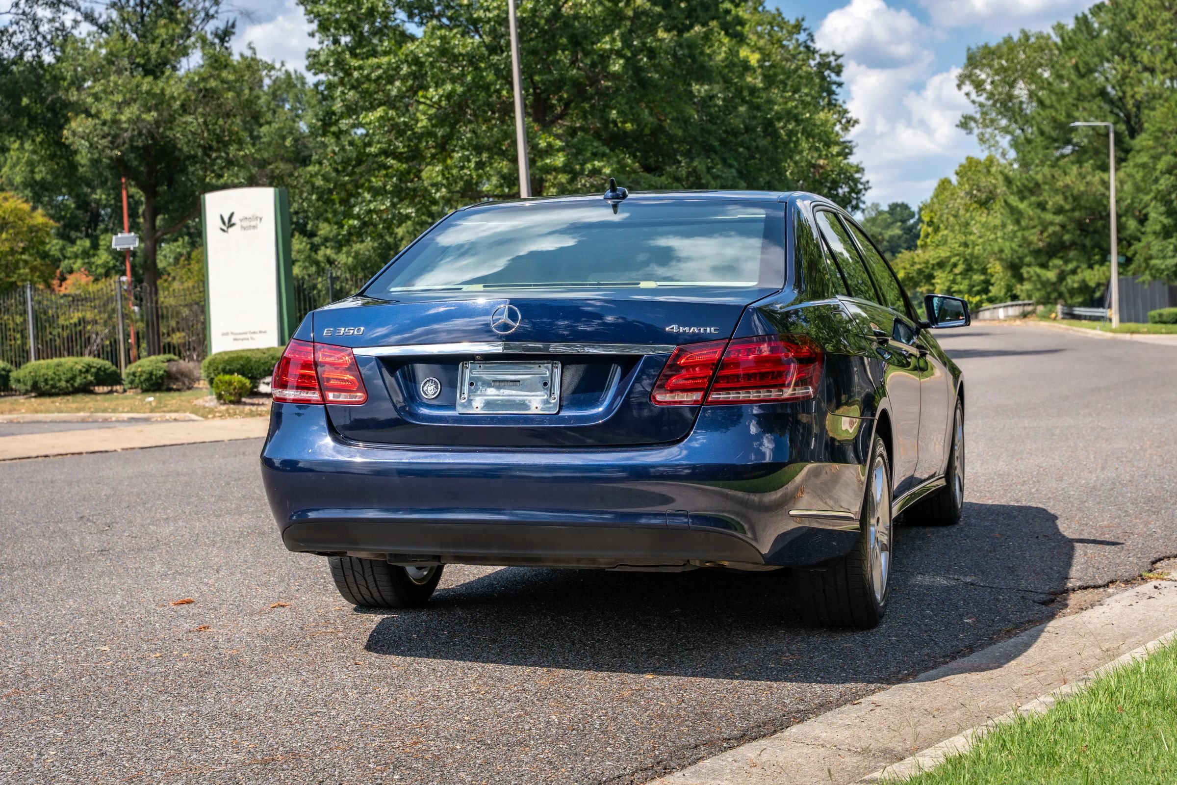 Used 2015 Mercedes-Benz E 350 4MATIC Sedan image 6