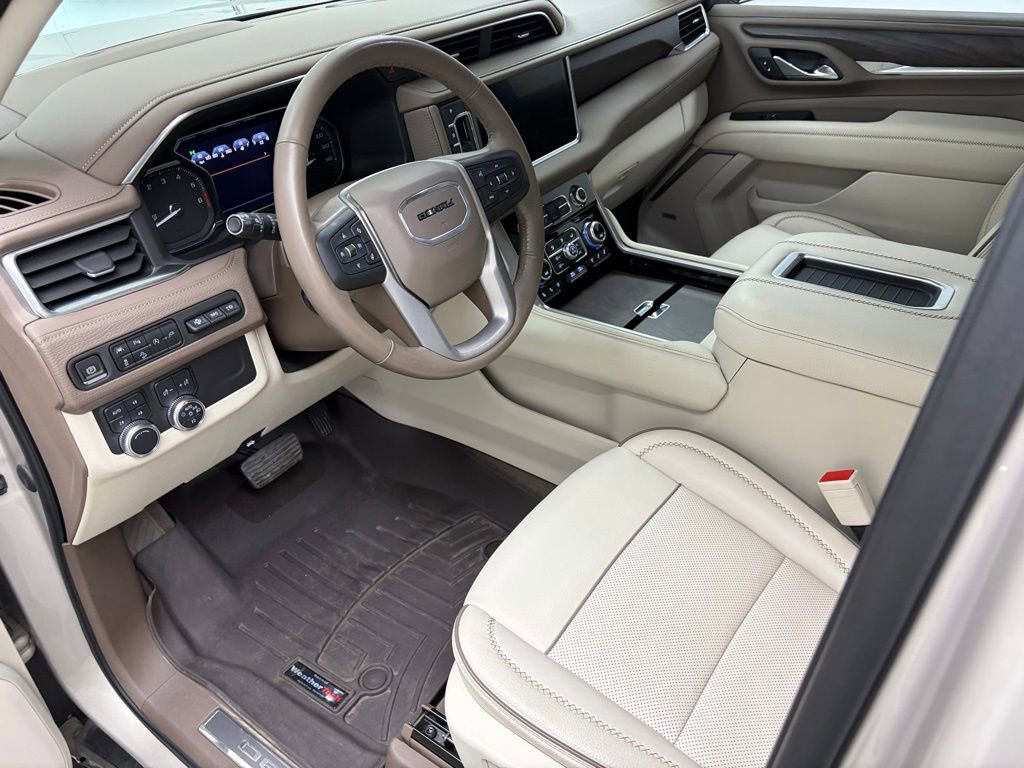 Used 2021 GMC Yukon Denali w/ Advanced Technology Package AWD/4WD image 15