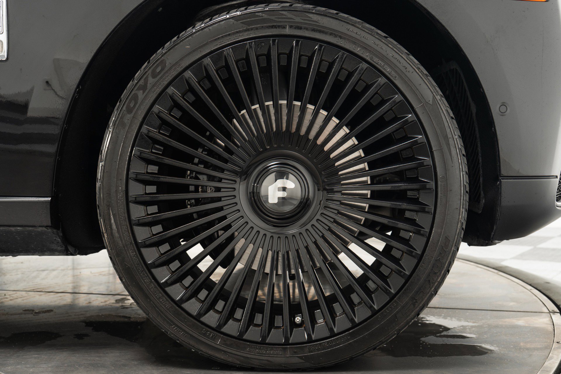 Used 2022 Rolls-Royce Cullinan image 45