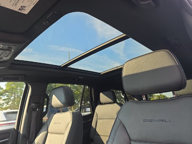 Used 2024 GMC Yukon Denali AWD/4WD image 32