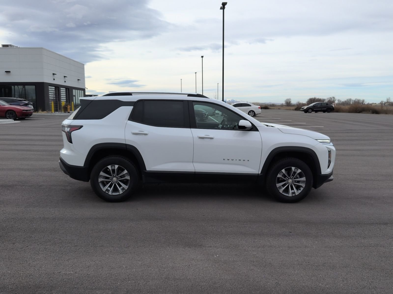 Used 2025 Chevrolet Equinox LT image 8