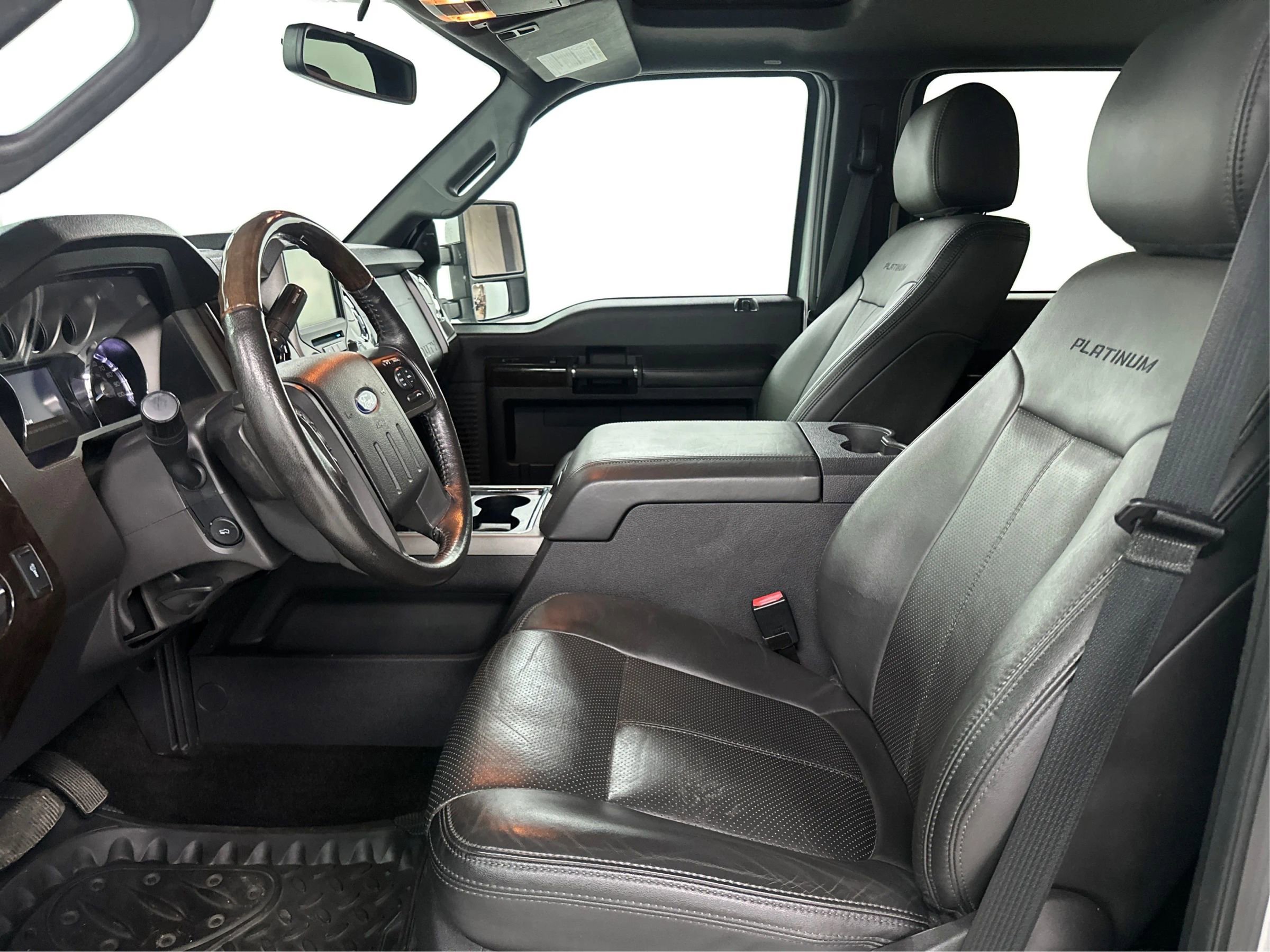 Used 2016 Ford F350 Platinum image 9