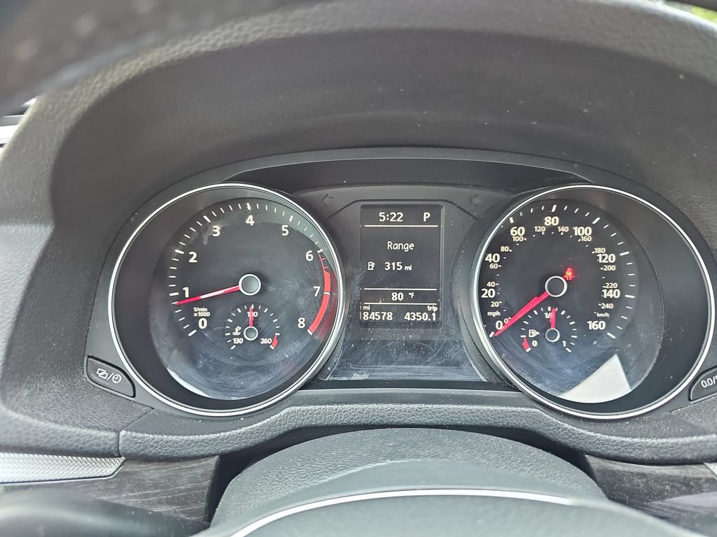Used 2018 Volkswagen Passat 2.0T SE FWD image 14