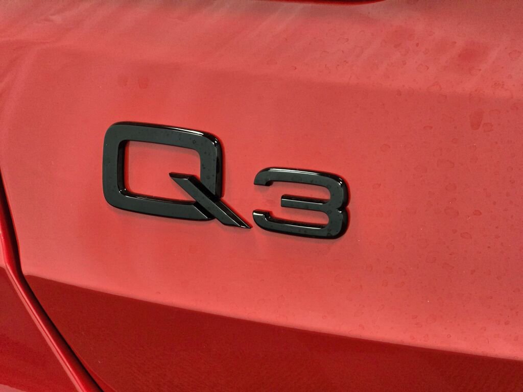 New 2025 Audi Q3 2.0T Premium image 21