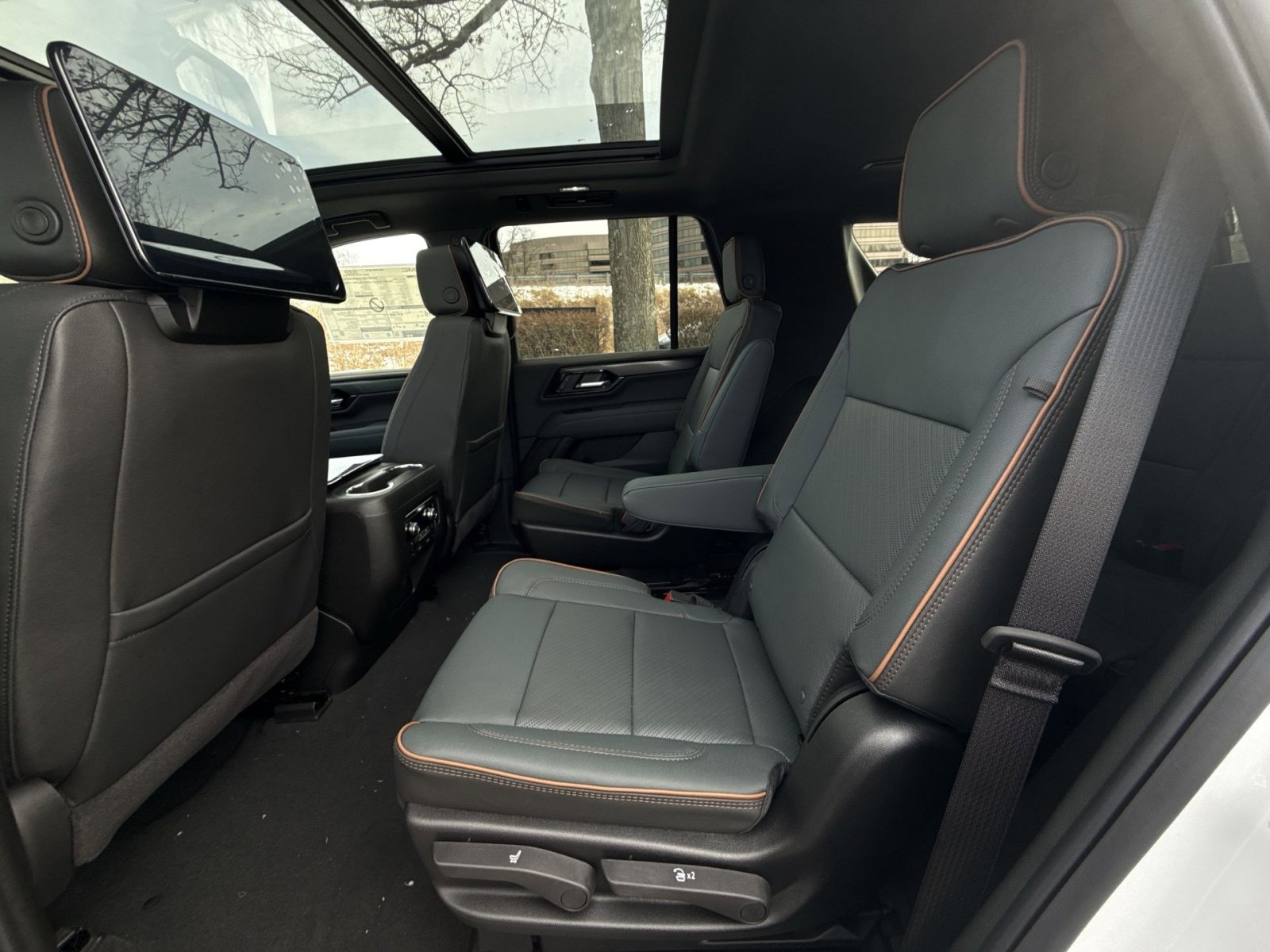 New 2026 GMC Yukon AT4 w/ AT4 Premium Plus Package image 25