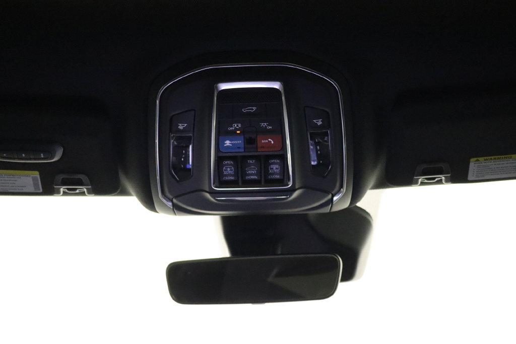 Used 2026 Jeep Grand Cherokee Limited w/ Limited Altitude Package AWD/4WD image 27