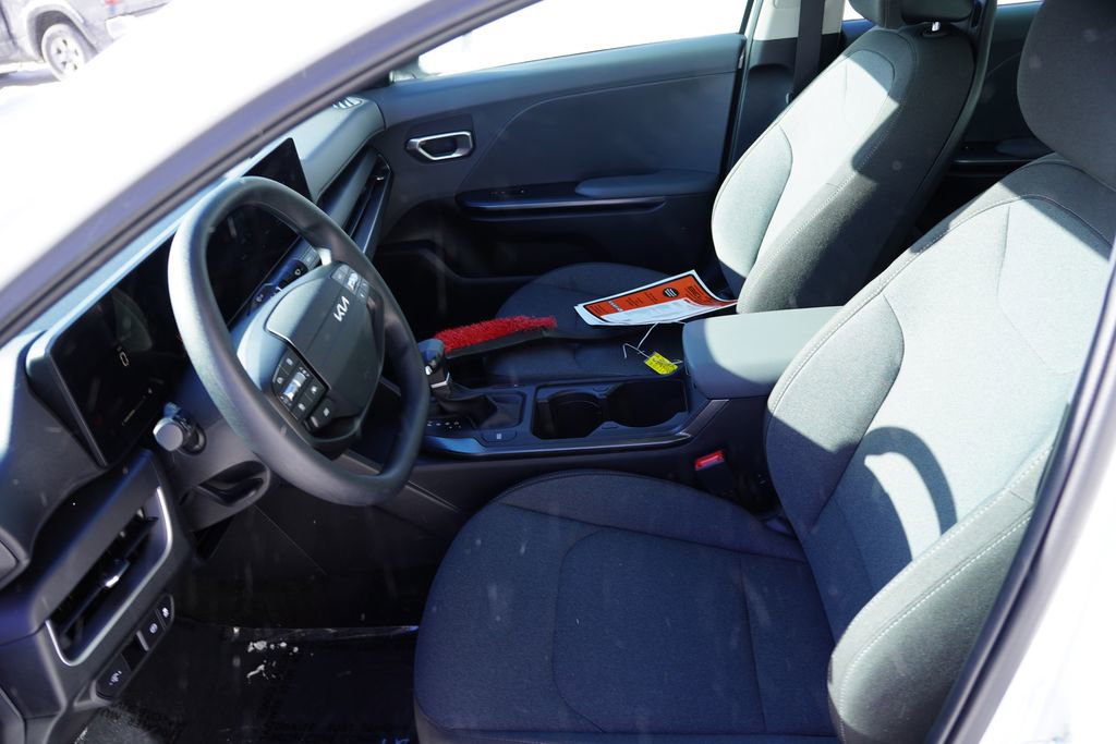 Used 2025 Kia K4 LXS image 15