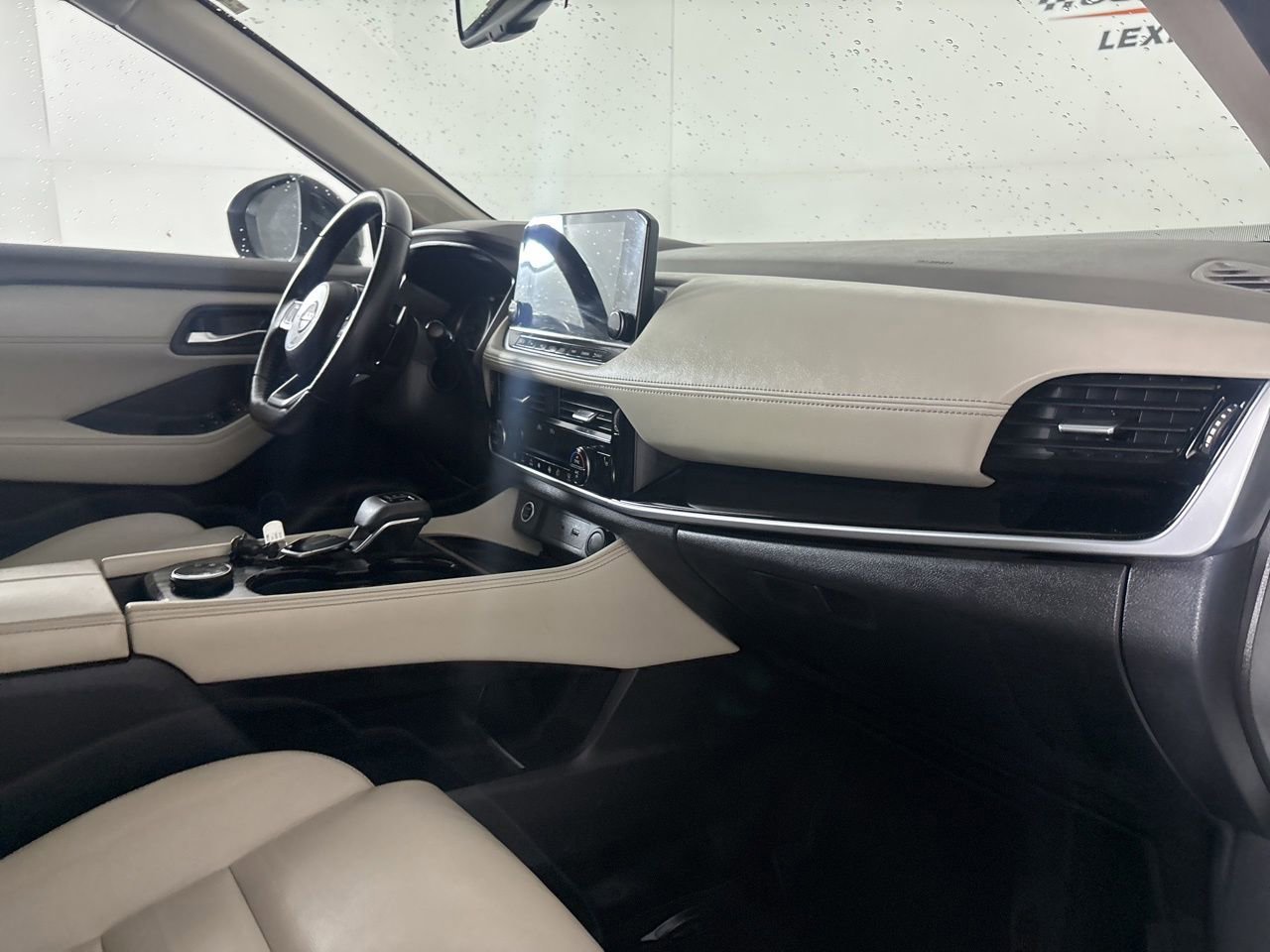 Used 2023 Nissan Rogue SL w/ SL Premium Package image 33