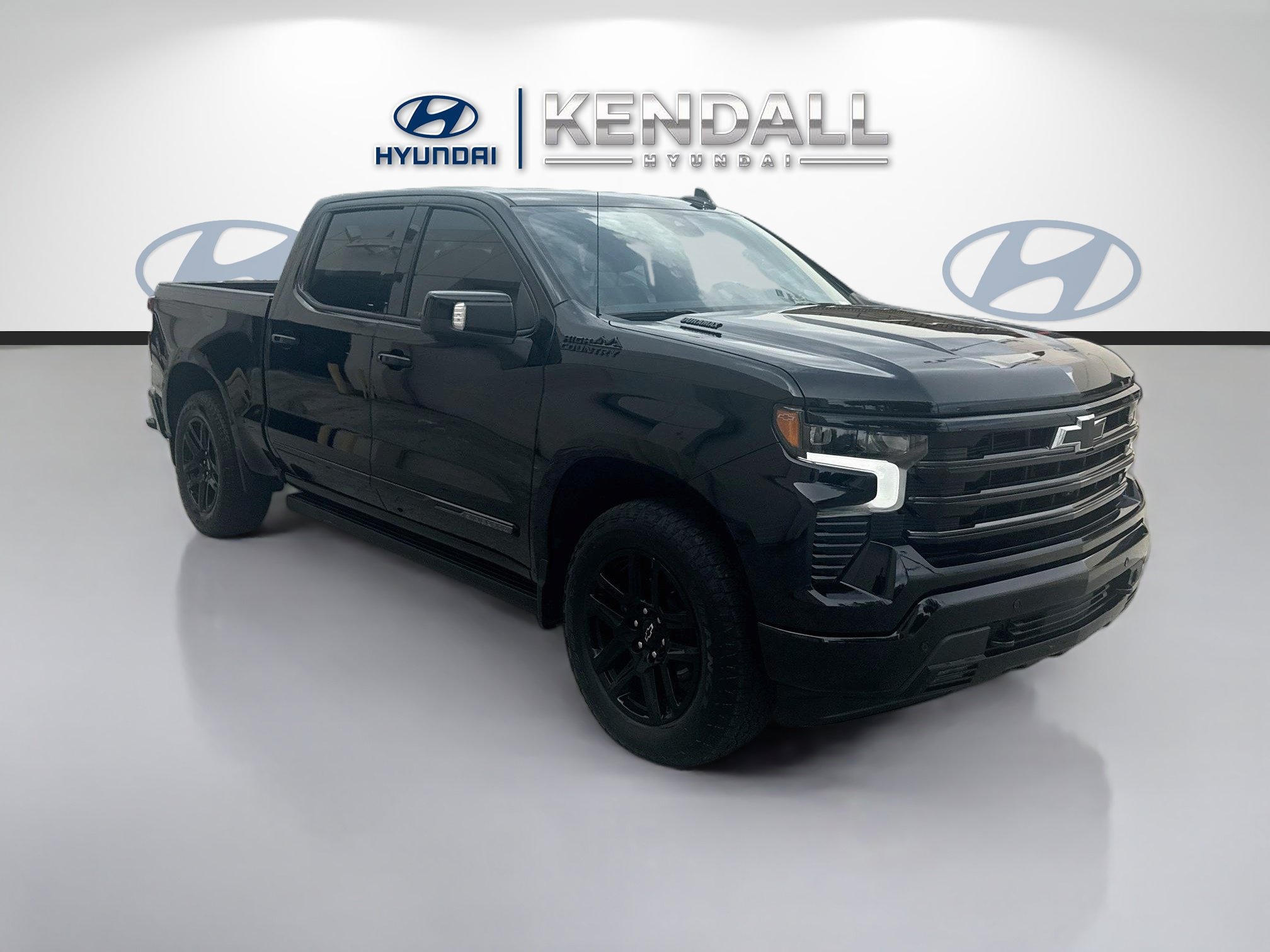 Used 2024 Chevrolet Silverado 1500 High Country w/ Midnight Edition AWD/4WD image 1