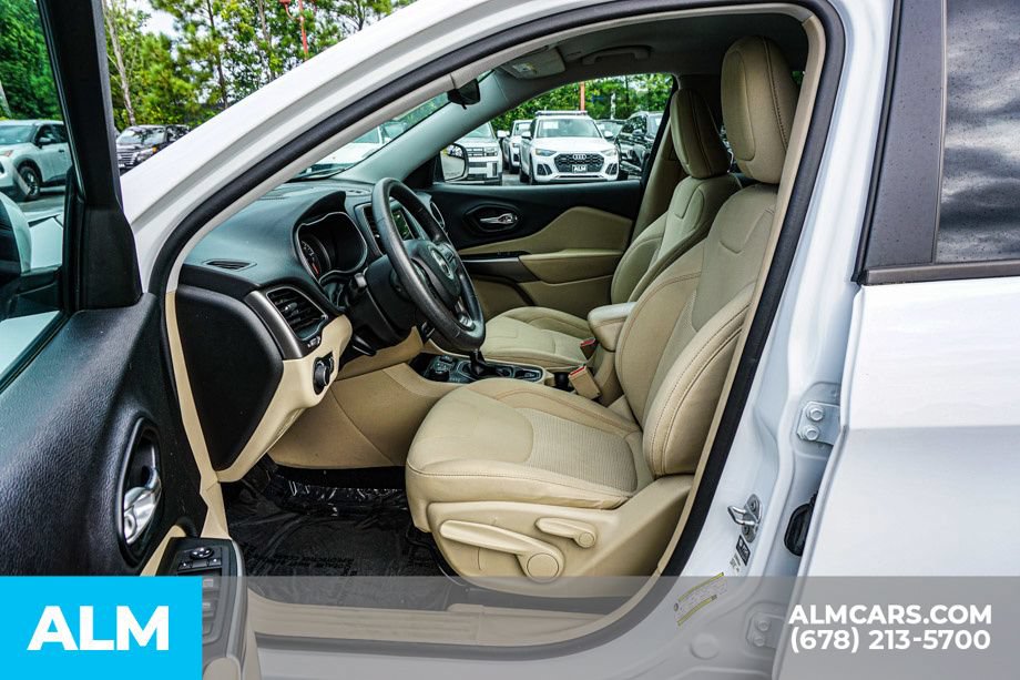 Used 2021 Jeep Cherokee Latitude AWD/4WD image 18