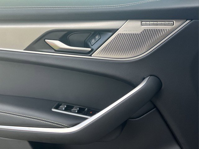 Used 2025 Jaguar F-PACE R-Dynamic S image 25