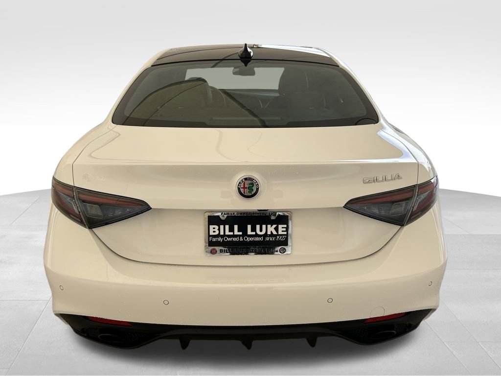 New 2025 Alfa Romeo Giulia w/ Driving Assist Package image 4