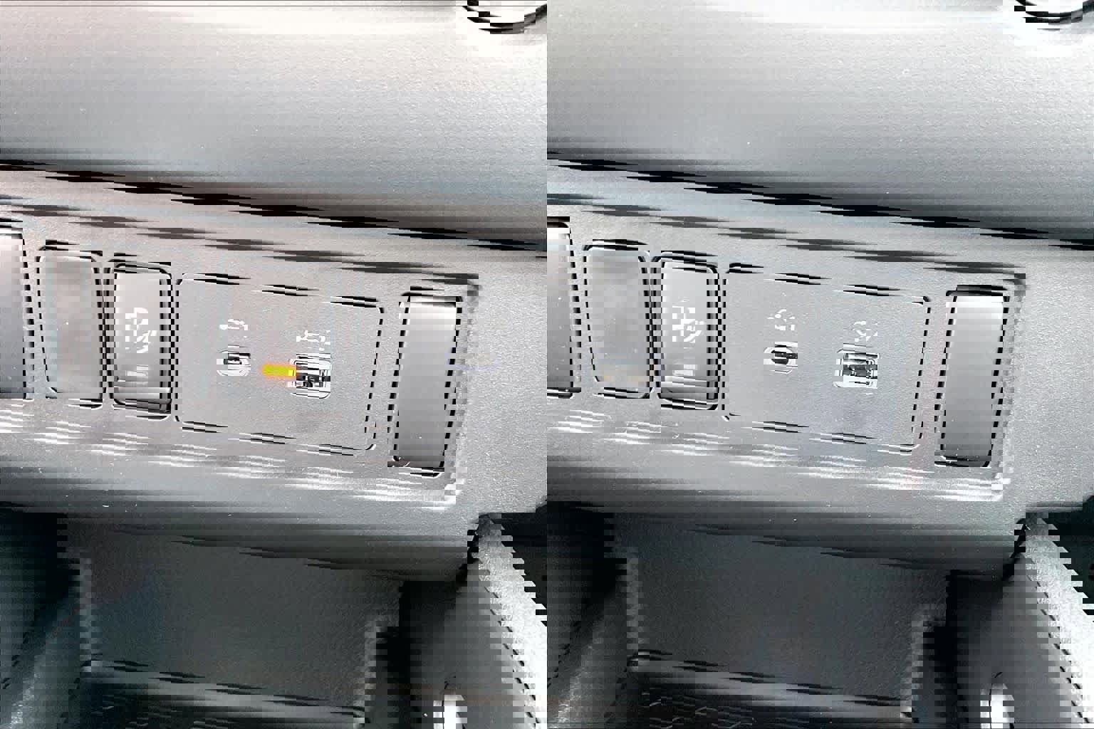 New 2026 Nissan Frontier S image 14