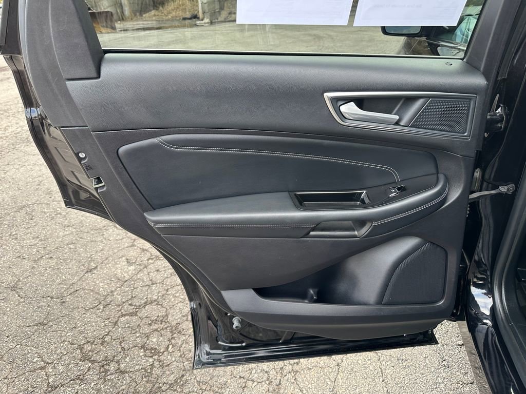 Used 2019 Ford Edge Titanium AWD/4WD image 24