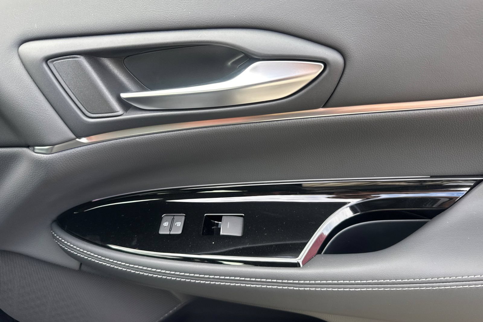 New 2026 Toyota Mirai RWD image 18