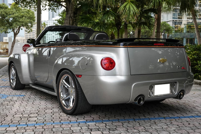 Used 2006 Chevrolet SSR w/ Preferred Equipment Group RWD image 5