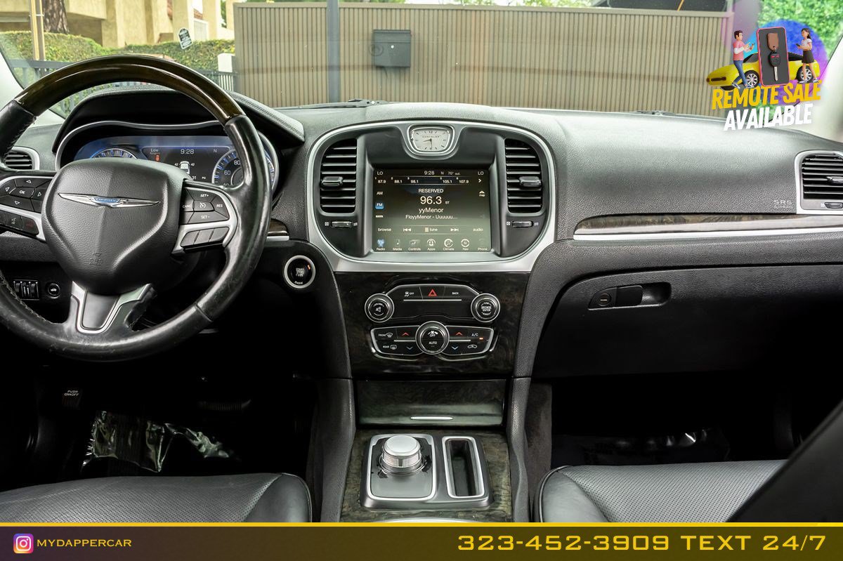 Used 2016 Chrysler 300 C RWD image 20