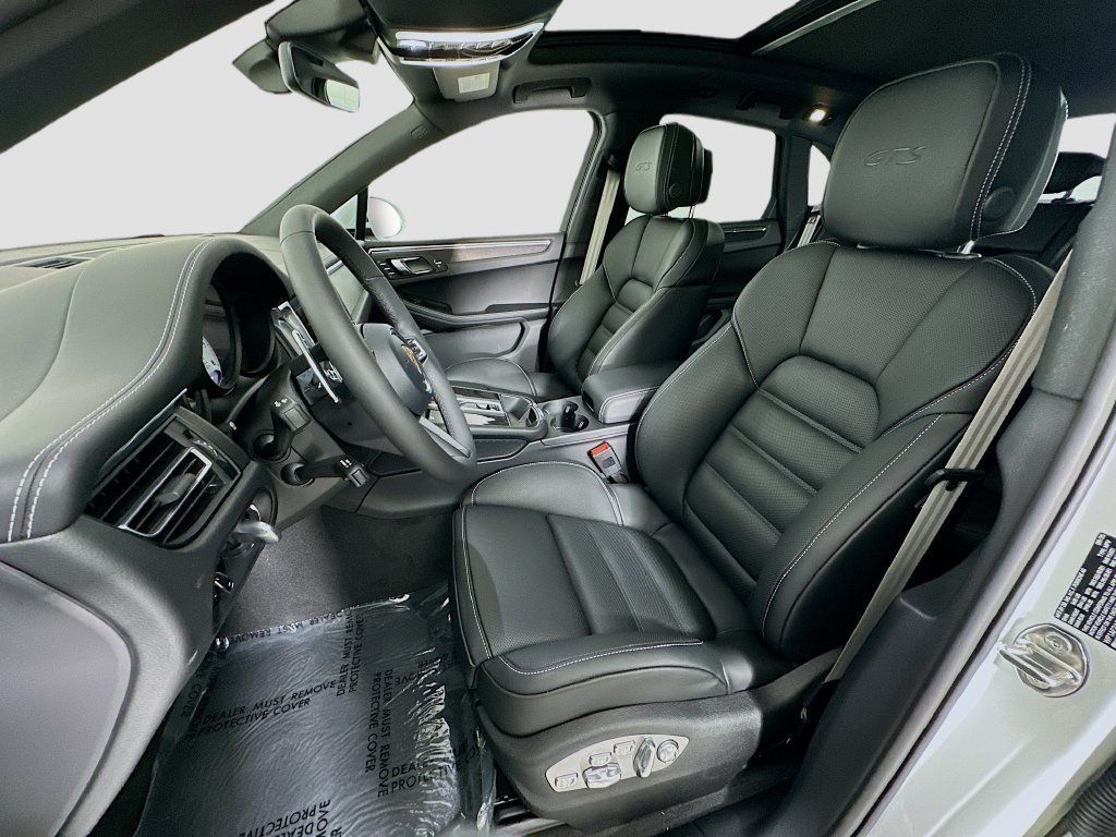 New 2026 Porsche Macan GTS AWD/4WD image 5