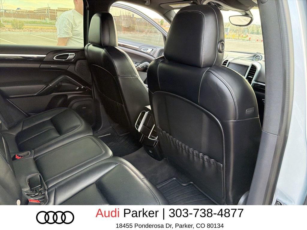 Used 2018 Porsche Cayenne S image 12