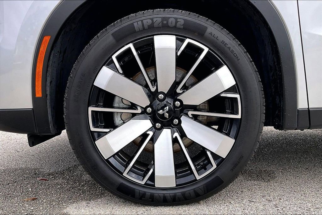 Used 2025 Mitsubishi Outlander SE FWD image 35