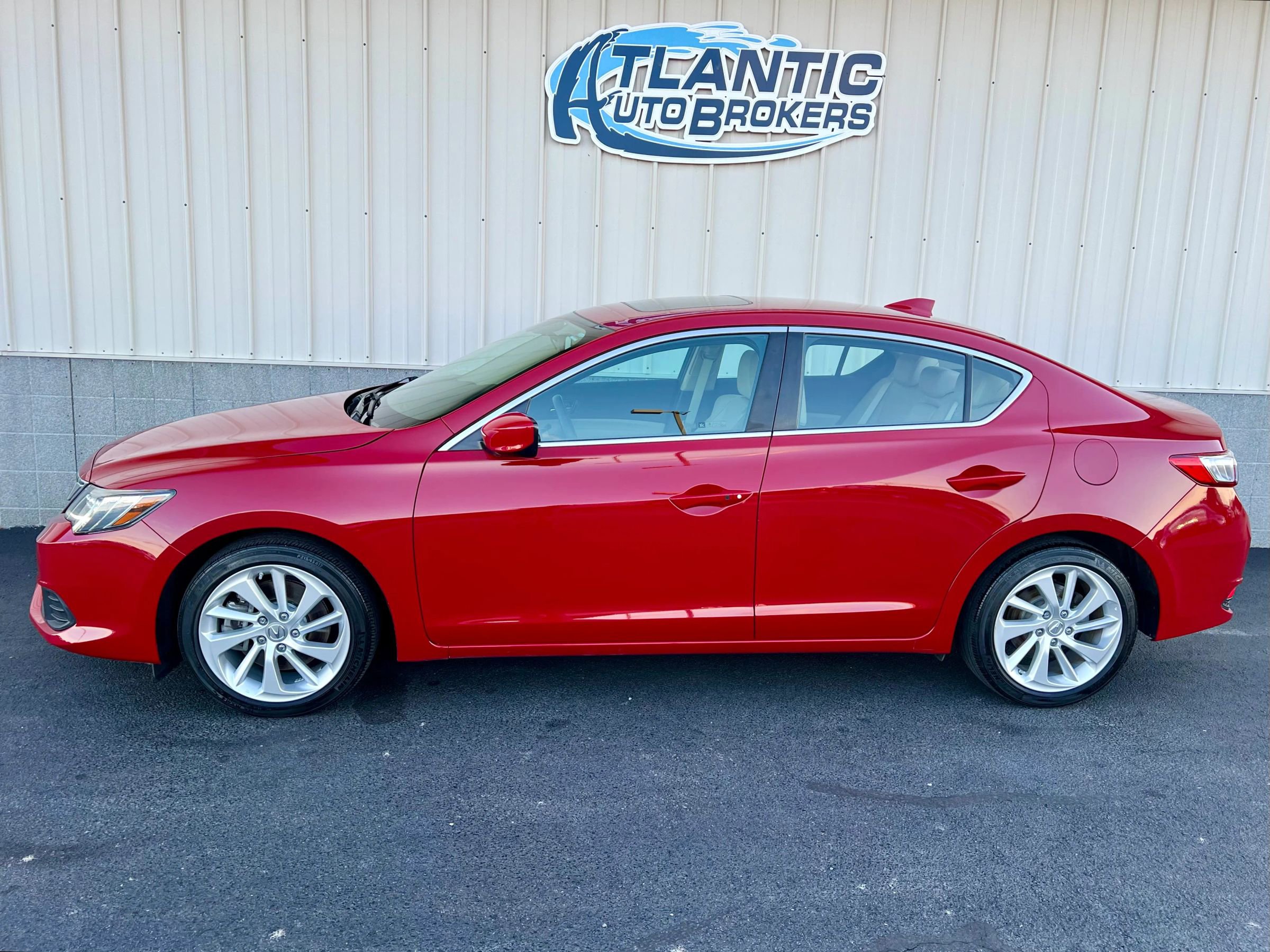 Used 2017 Acura ILX image 2