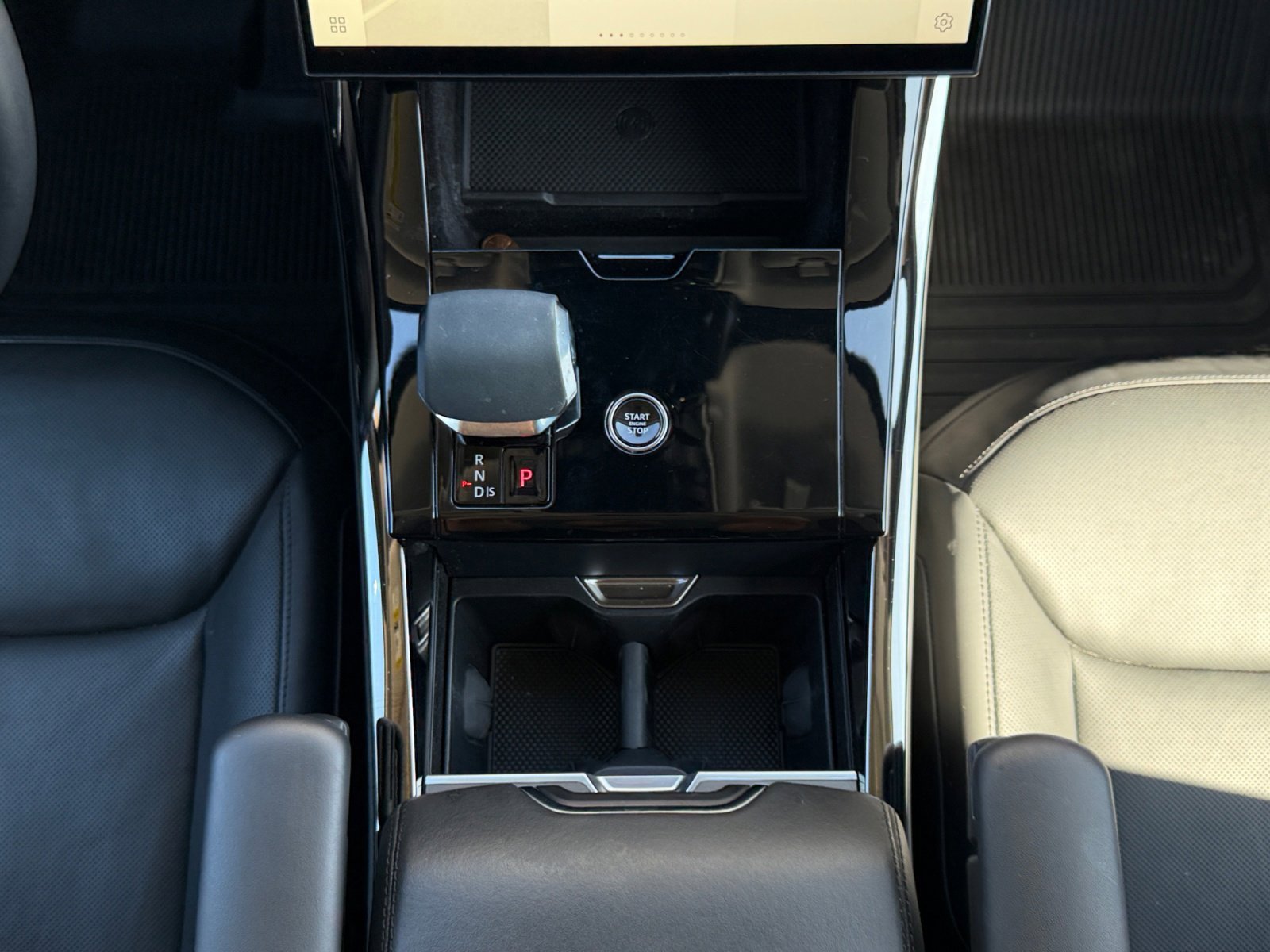 Used 2024 Land Rover Range Rover Sport SE image 15