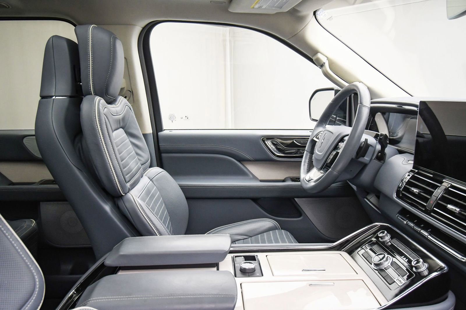 Used 2024 Lincoln Navigator L Black Label image 52