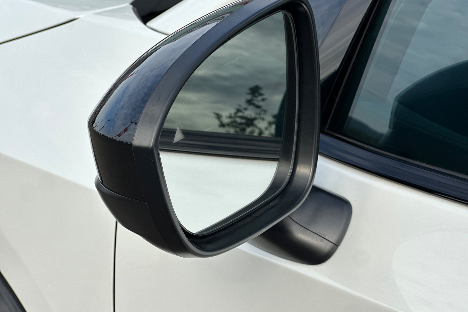Used 2024 Nissan Ariya FWD image 56