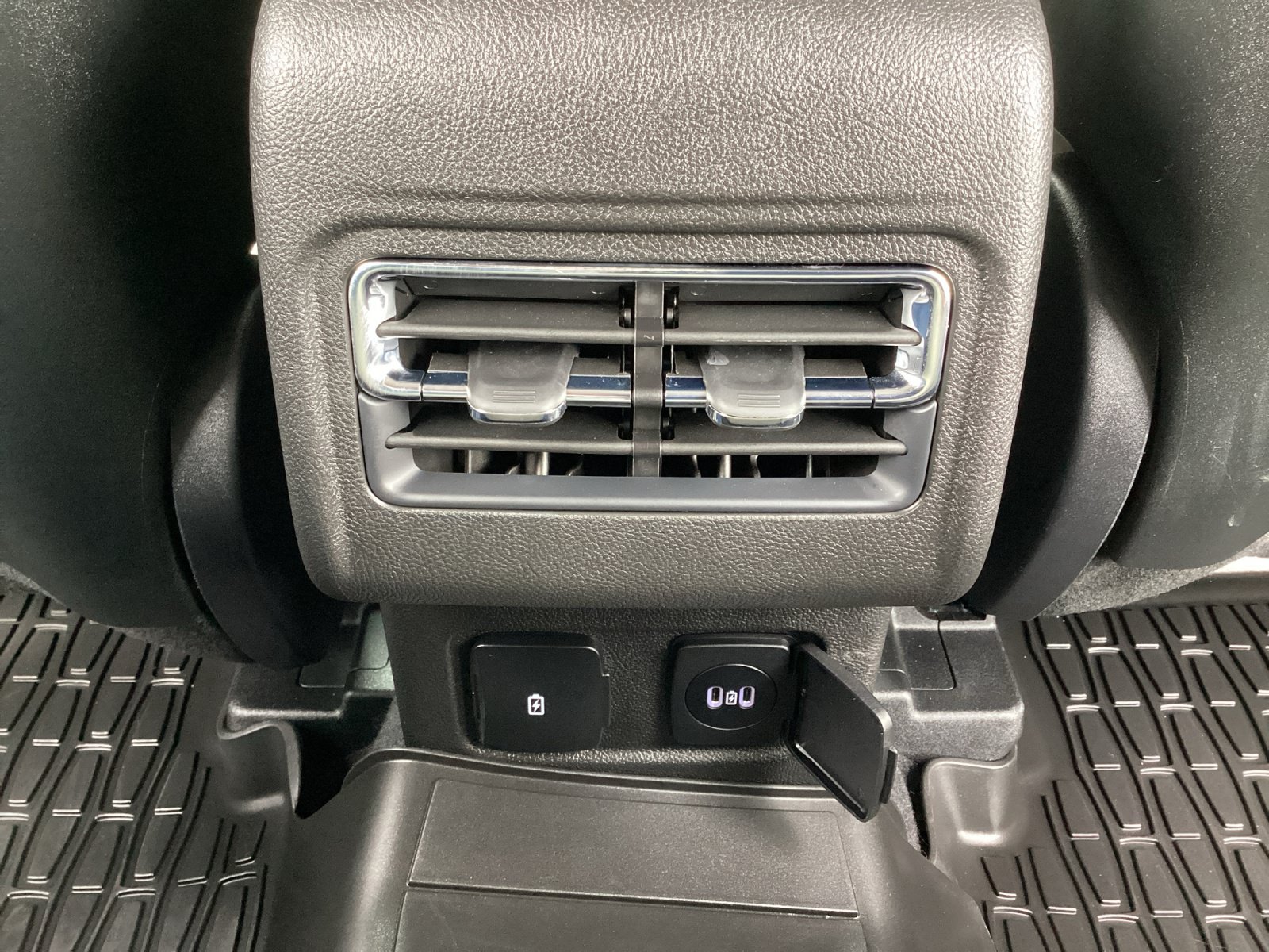 Used 2026 Lincoln Corsair Reserve w/ Jet Appearance Package FWD image 30