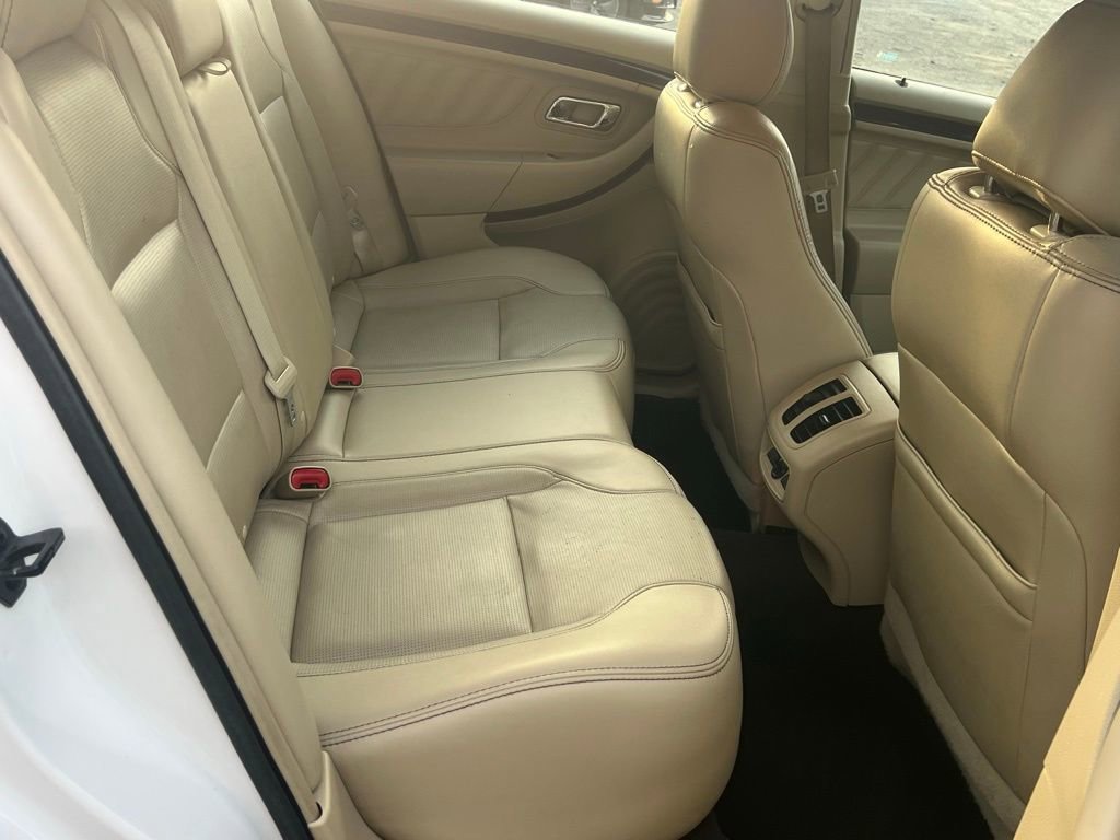 Used 2015 Ford Taurus Limited w/ Equipment Group 301A image 16