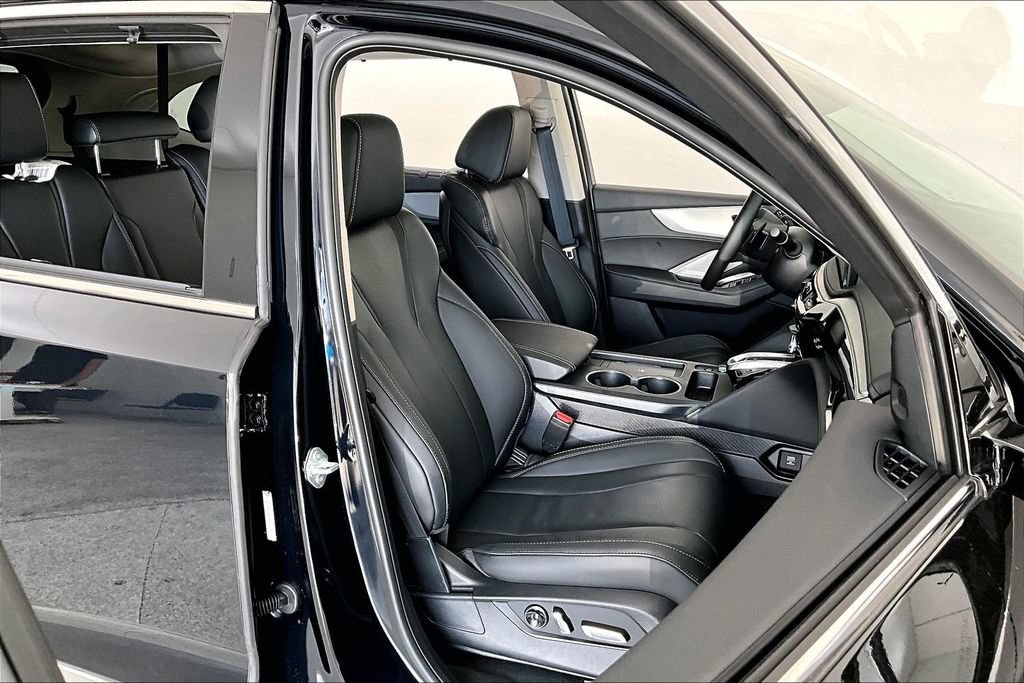 Certified 2026 Acura MDX w/ Technology Package FWD image 9