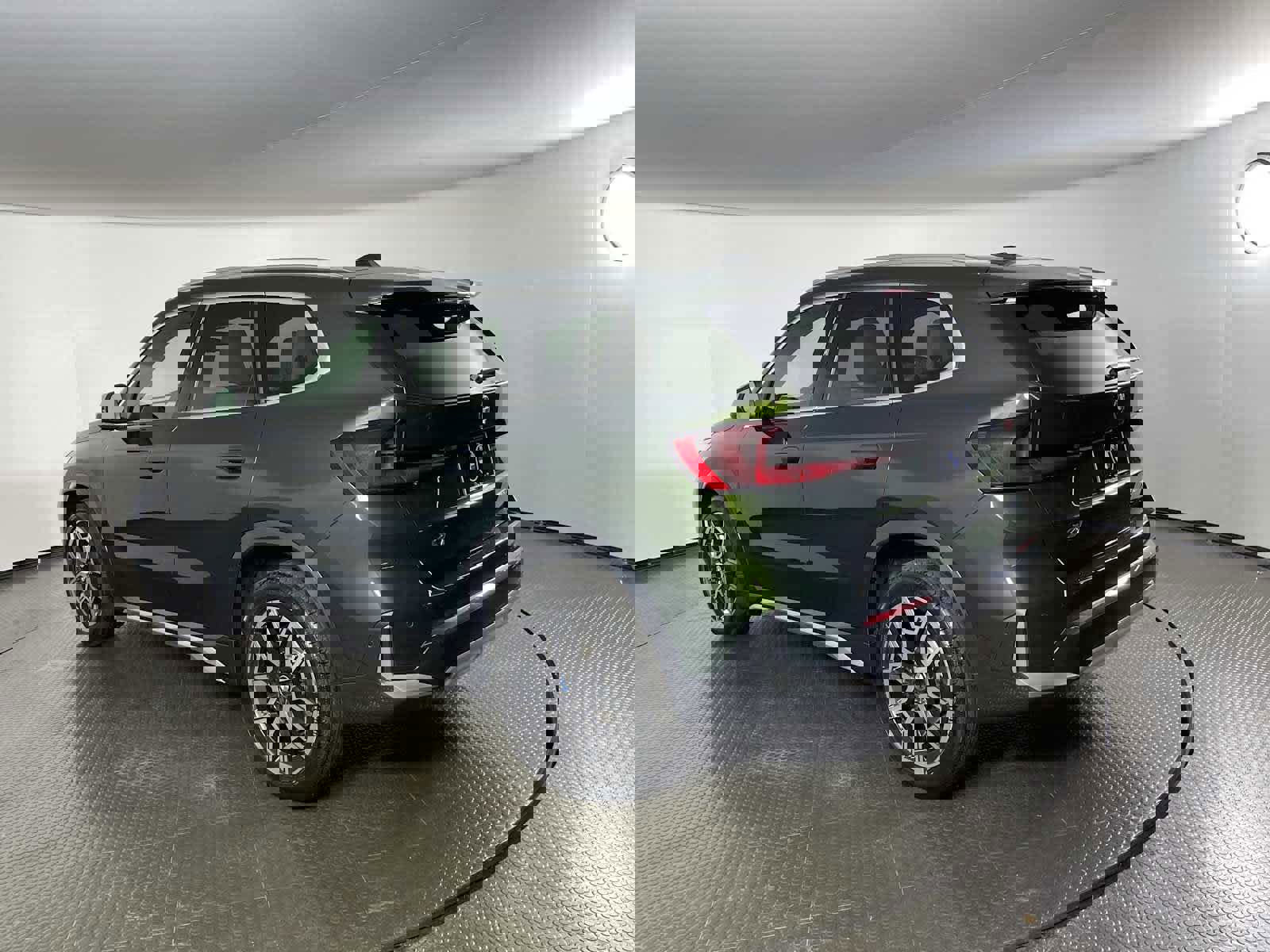 Used 2024 BMW X1 xDrive28i w/ Convenience Package image 4