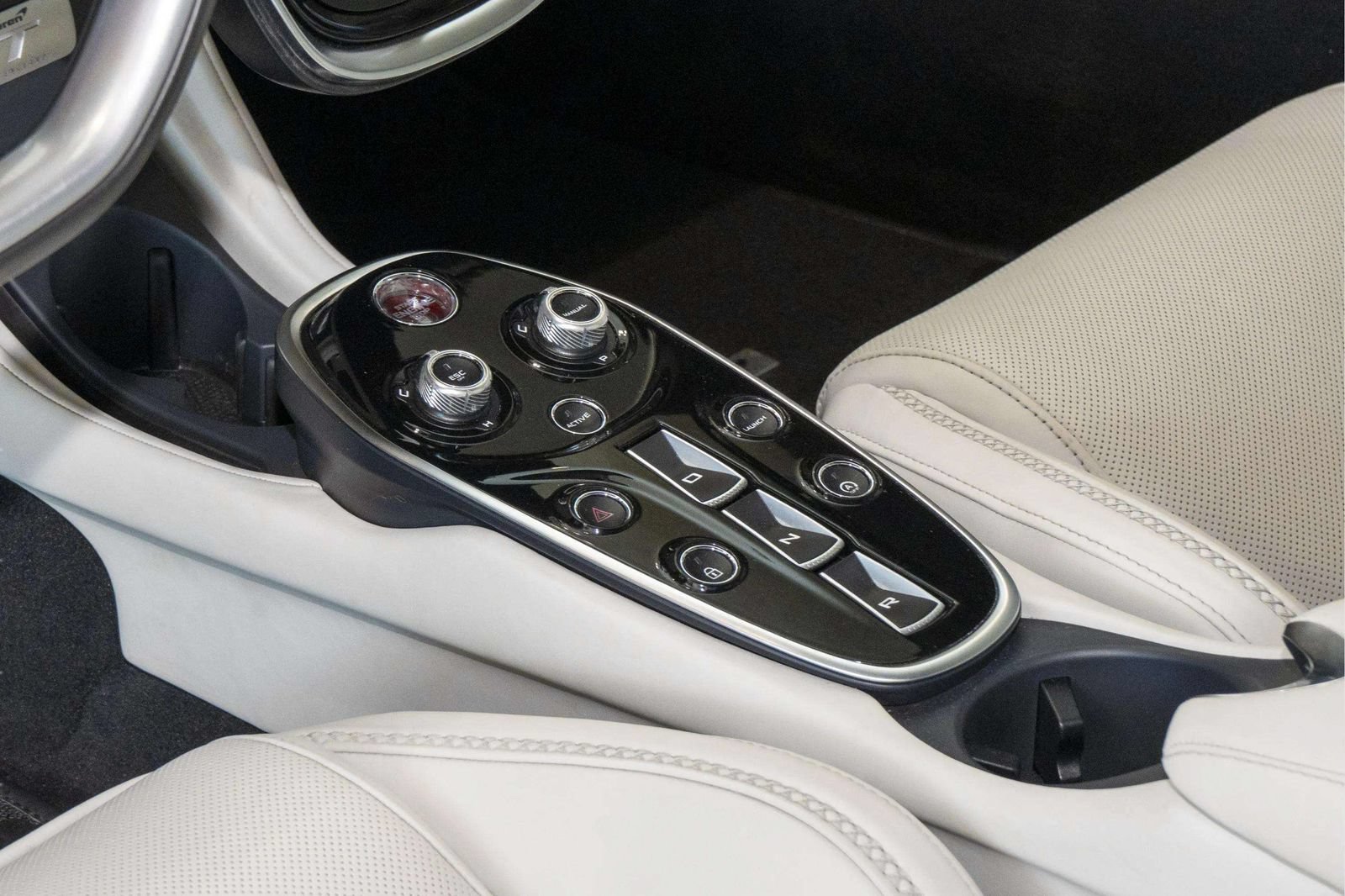 Used 2023 McLaren GT RWD image 29