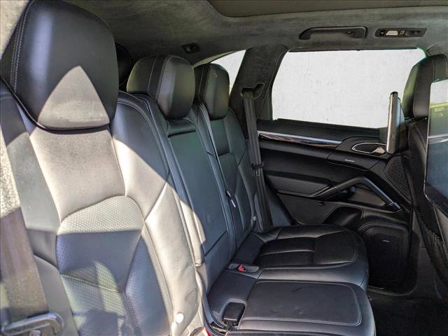 Used 2017 Porsche Cayenne Turbo image 27
