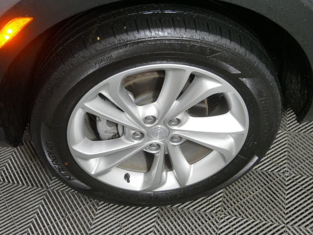 Used 2023 Buick Encore GX Preferred w/ Cold Weather Comfort Package AWD/4WD image 10