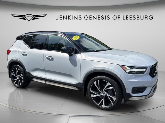 Used 2022 Volvo XC40 T5 R-Design w/ Advanced Package
