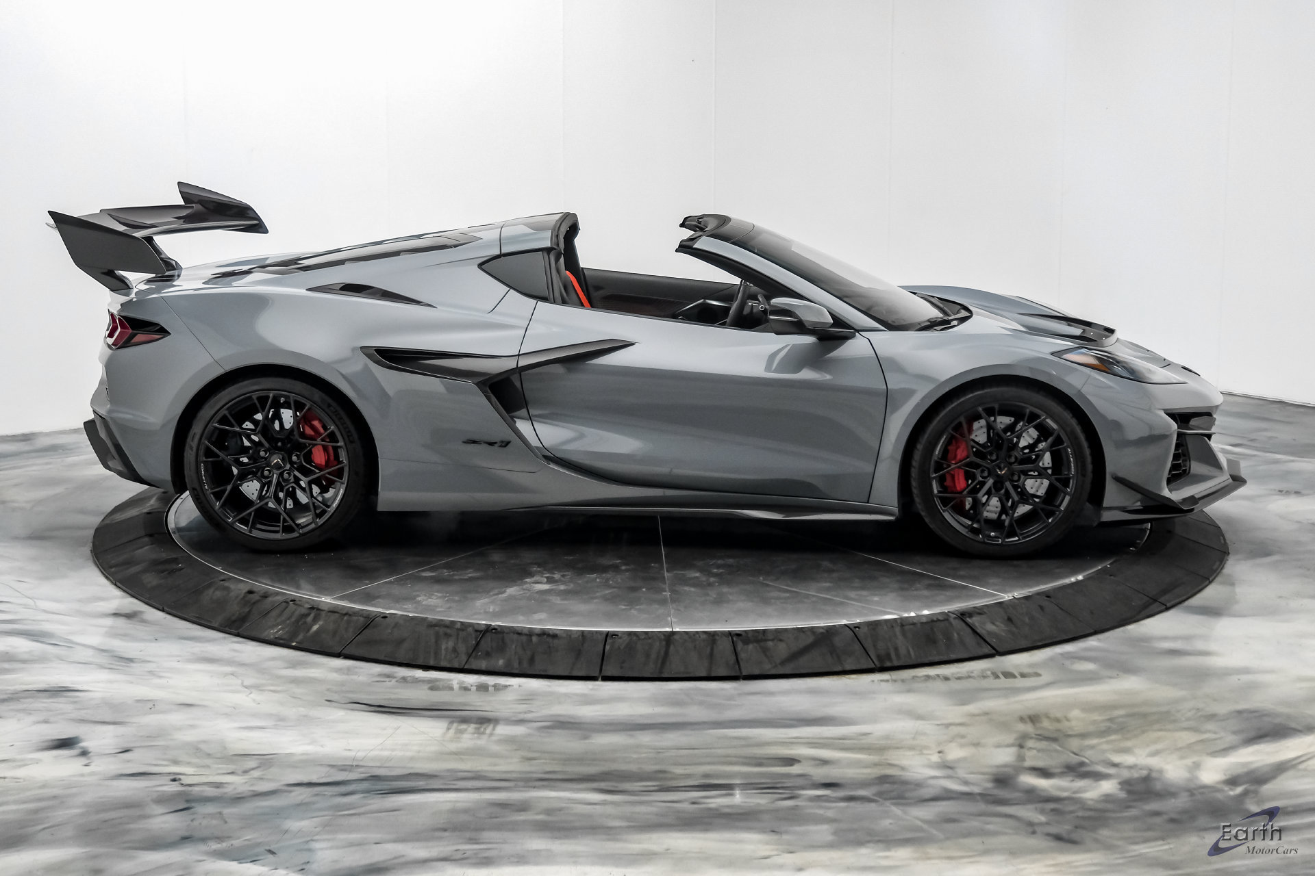 Used 2025 Chevrolet Corvette ZR1 w/ ZR1 Carbon Fiber Aero Package RWD image 27