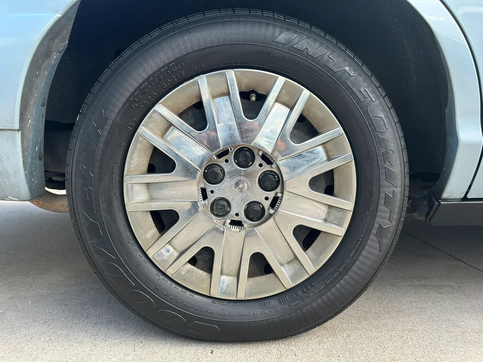 Used 2006 Mercury Grand Marquis GS RWD image 26